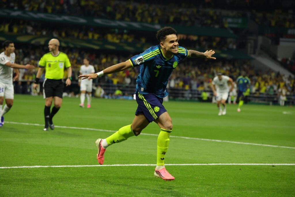 Colombia debutó sufriendo ante Uzbekistán