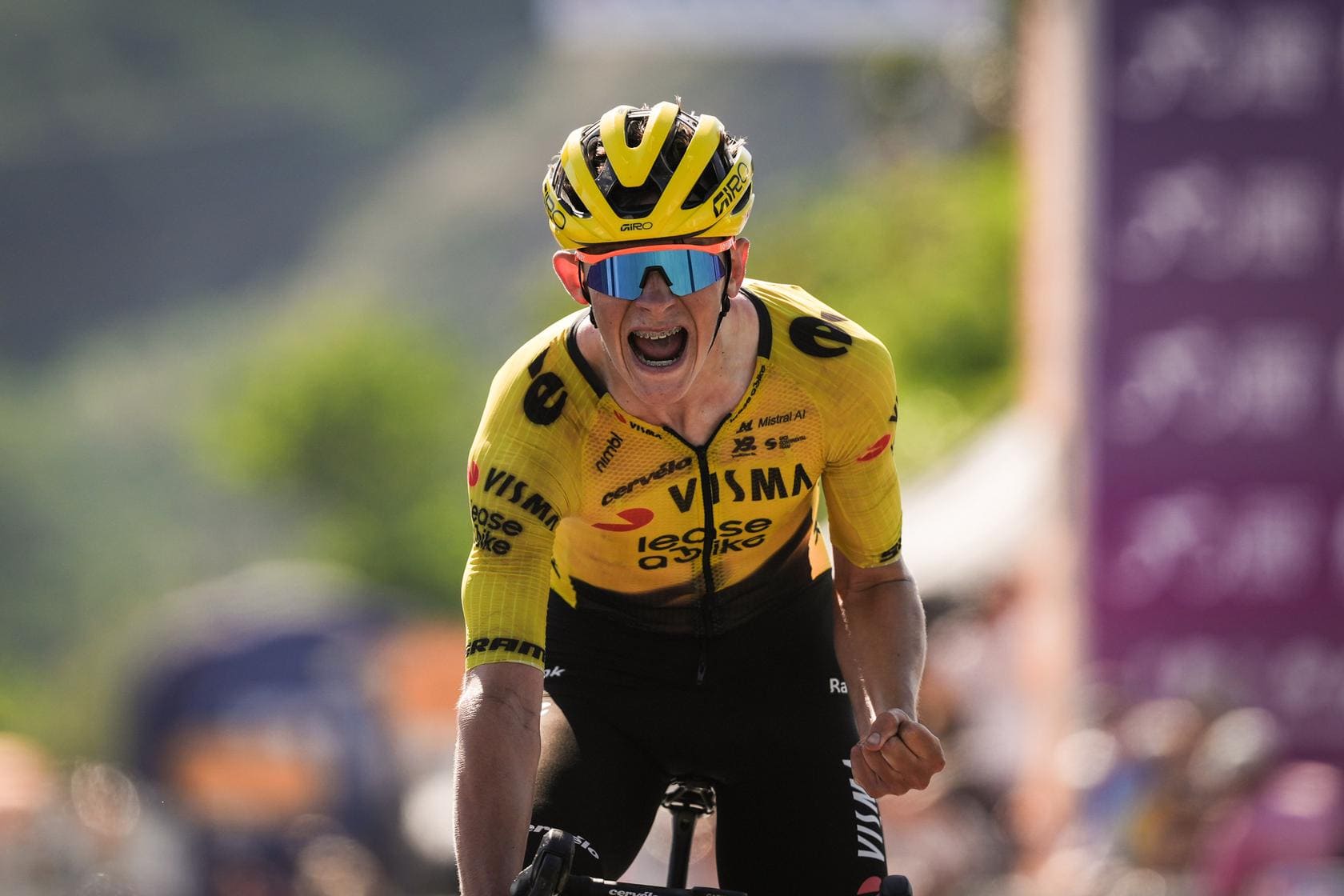 Van Kerckhove reina en los Campos Flégreos
