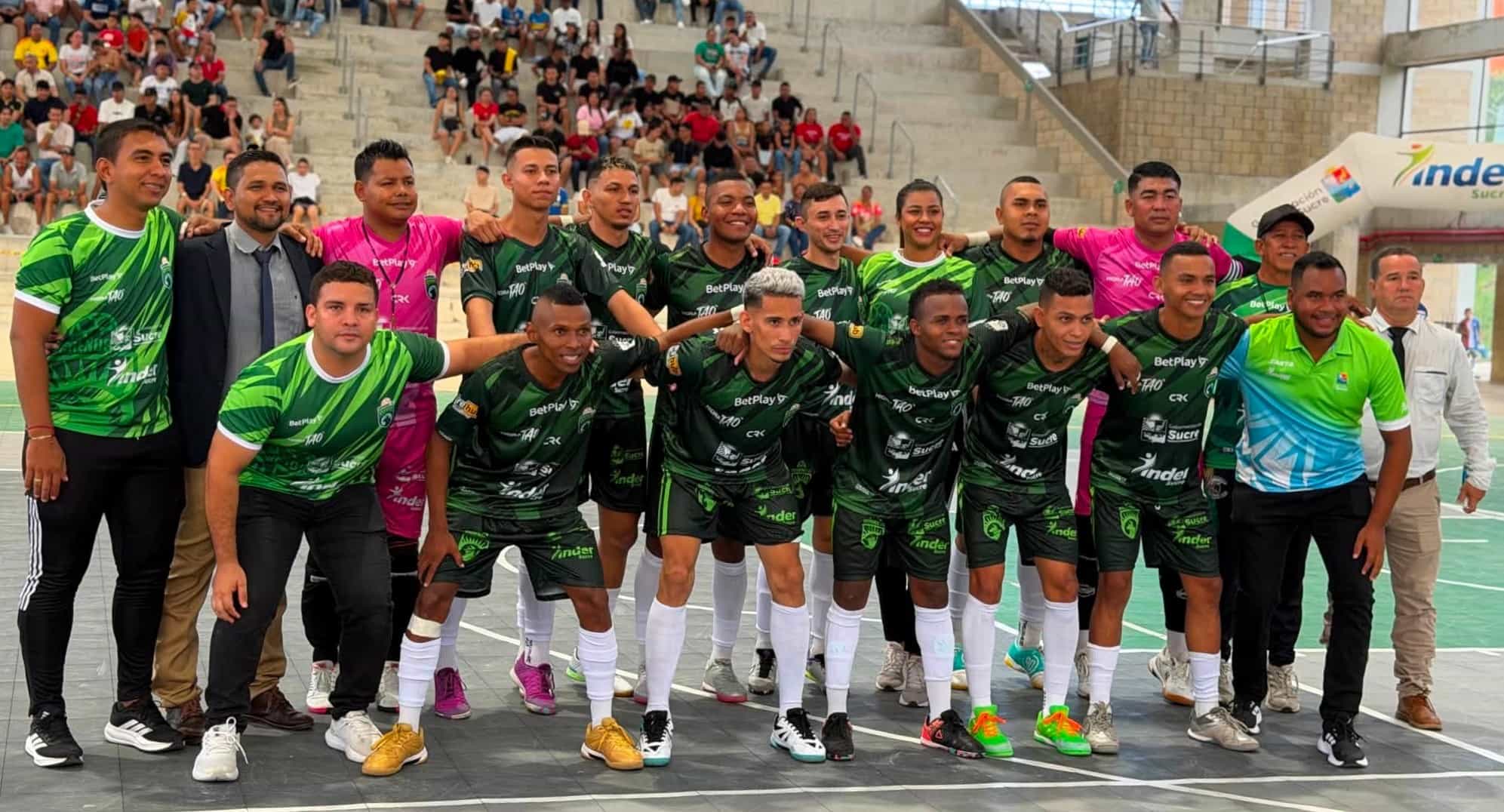 Equipo Sucreños FSC previo al partido en Sincelejo.