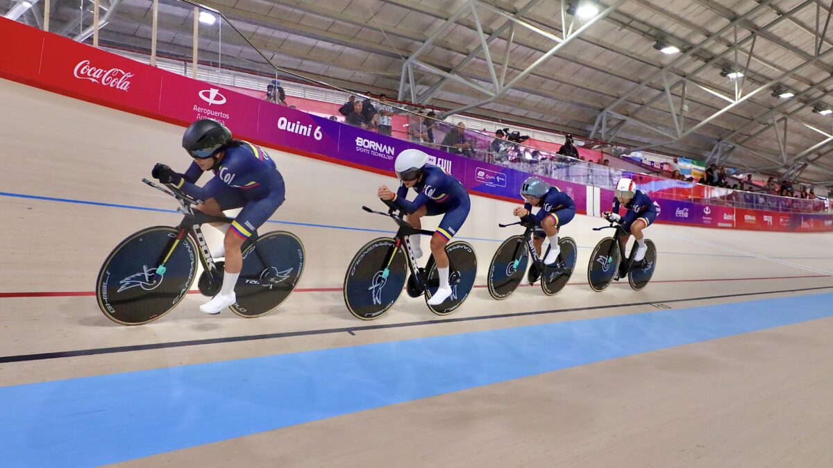Colombia en la prueba de velocidad por equipos femenina.