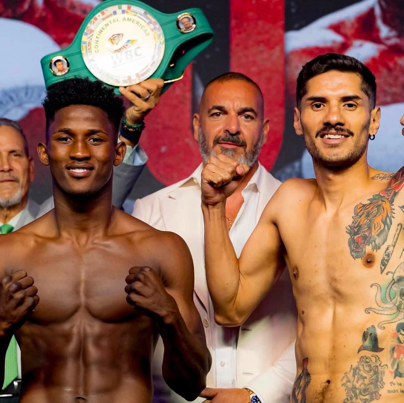 Jhon Orobio y Antonio Moran en el cara a cara antes de la pelea