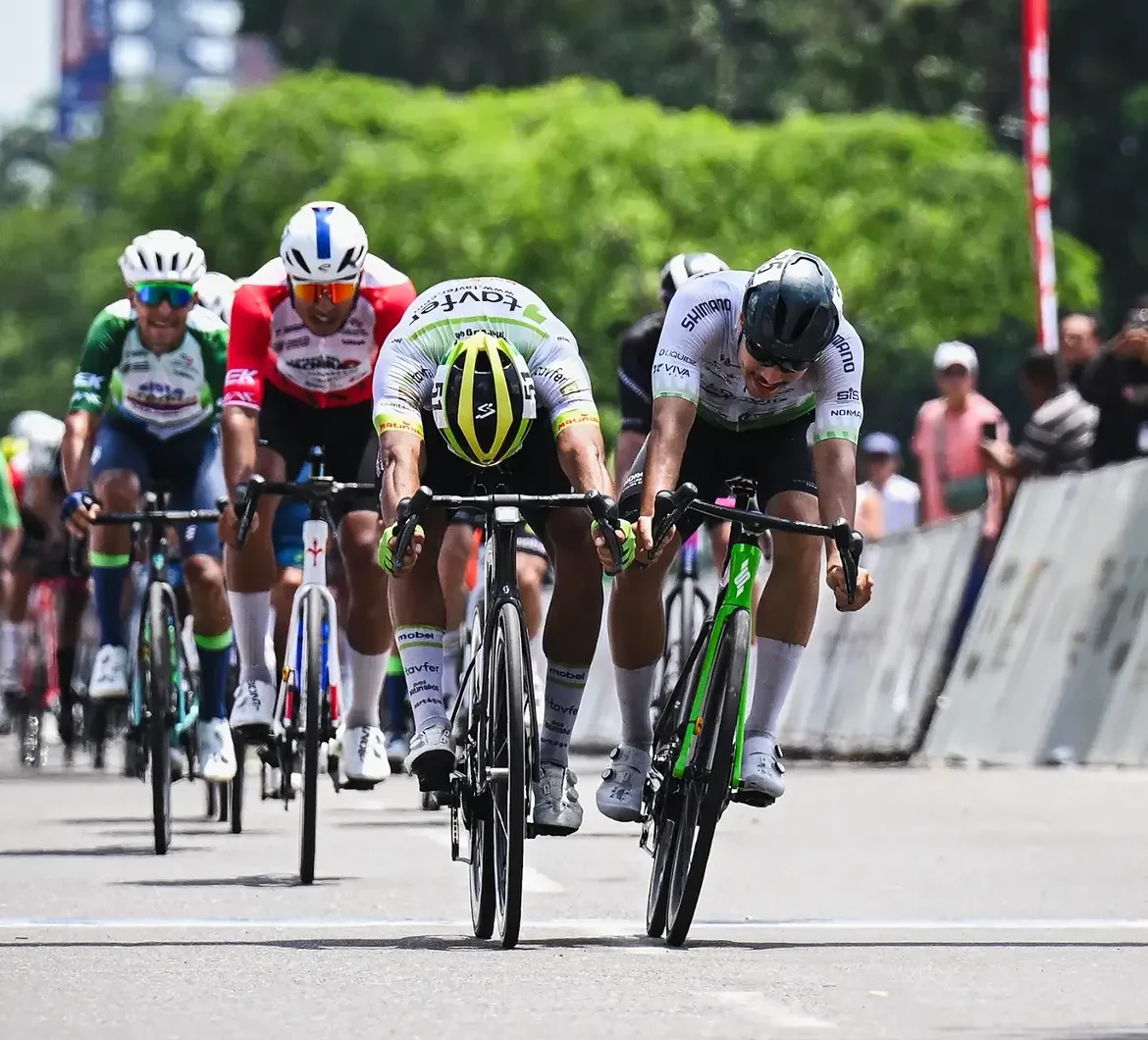 Leangel Meneses se impone en la raya de meta en la sexta etapa de la Vuelta a Venezuela