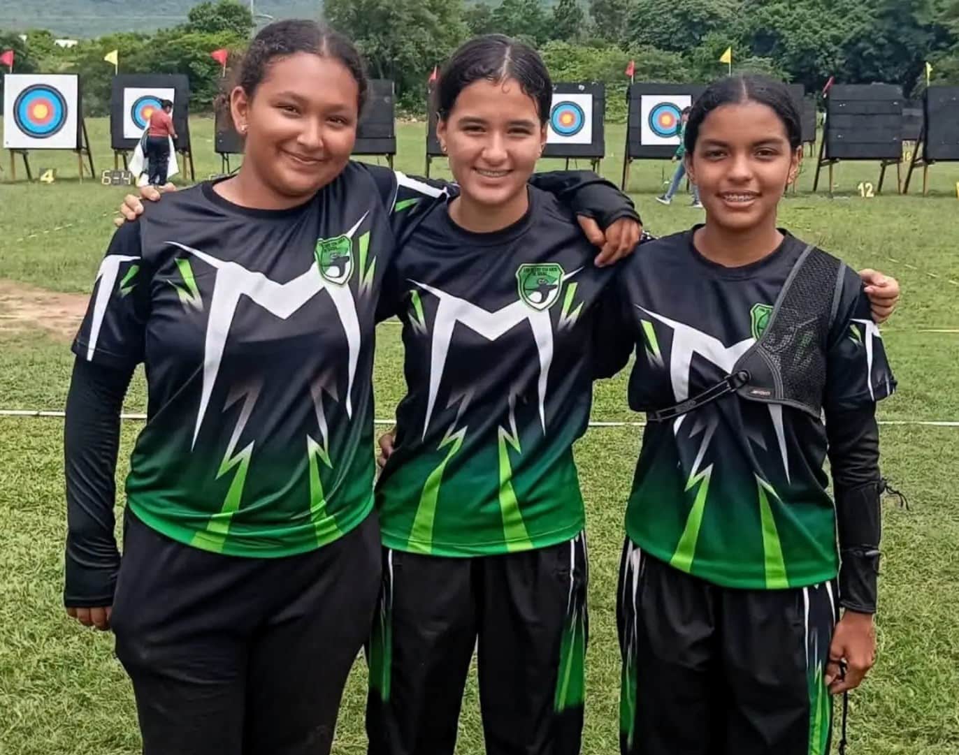 Natalia Ortega y las hermanas Miriam y Hana Revueltas.